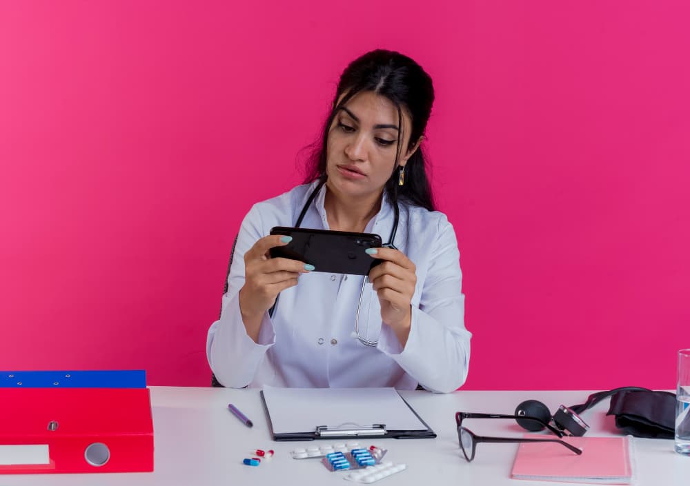 How AI Is Changing the Way Indians Find, Compare & Buy Medicines Online