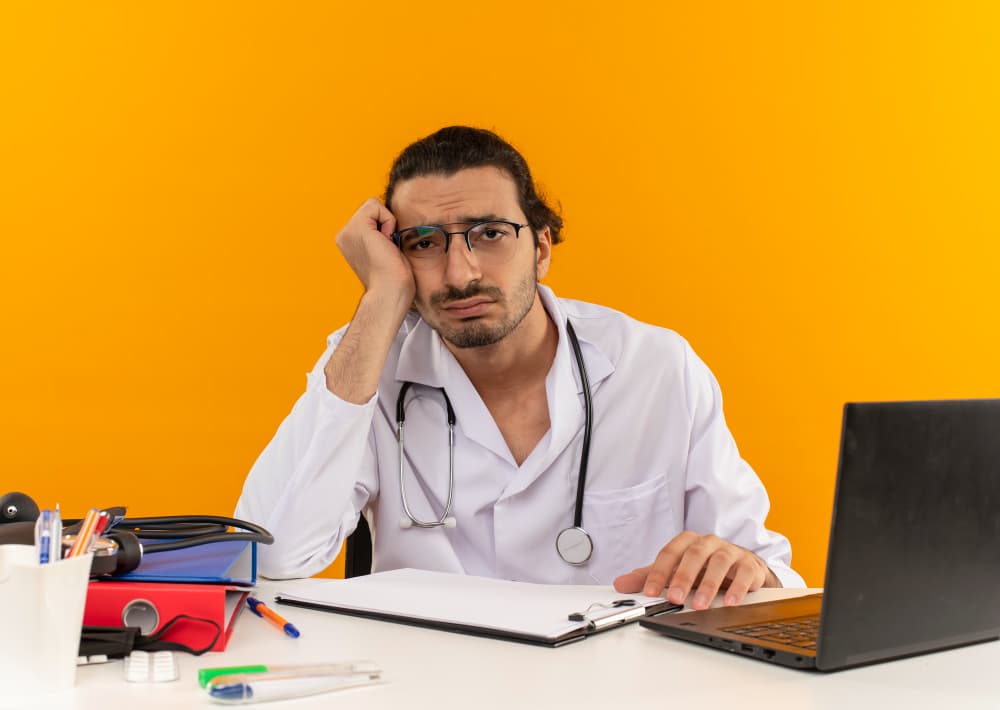 Doctor vs. Pharmacist vs. App: Who Should You Trust for Medicine Advice in India?